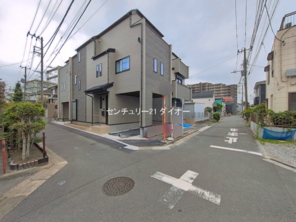 葛飾区新宿5丁目の新築一戸建の前面道路含む現地写真画像