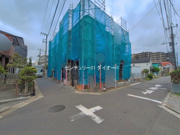 葛飾区新宿５丁目の新築一戸建の前面道路含む現地写真画像
