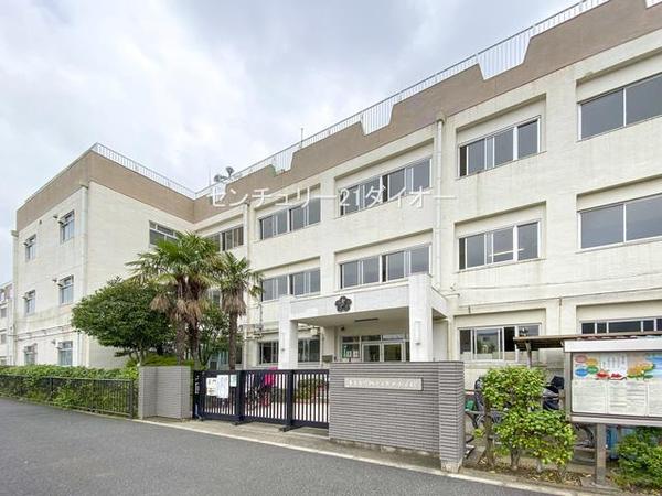 葛飾区奥戸９丁目の中古一戸建の小学校画像