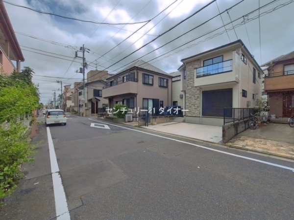 葛飾区細田１丁目１号棟の前面道路含む現地写真画像