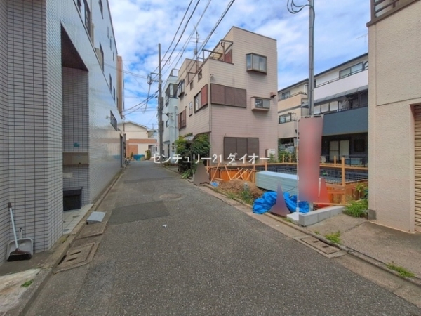 江戸川区瑞江2丁目1号棟の前面道路含む現地写真画像