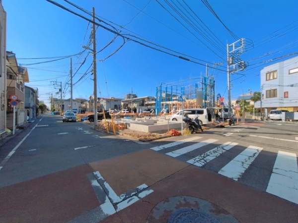 江戸川区上一色2丁目の新築一戸建の前面道路含む現地写真画像