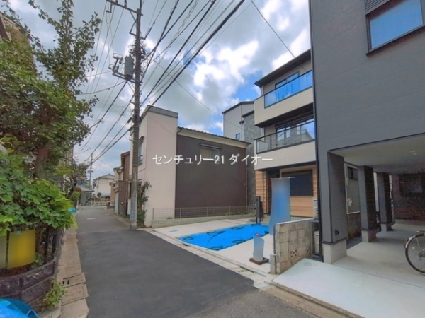 江戸川区南小岩7丁目の新築一戸建の前面道路含む現地写真画像