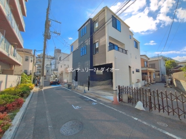 葛飾区立石8丁目の新築一戸建の前面道路含む現地写真画像