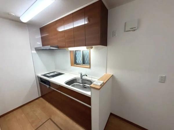市川市真間4丁目の中古一戸建のキッチン画像