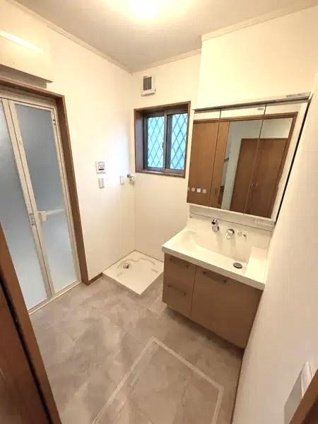 市川市真間4丁目の中古一戸建の洗面台・洗面所画像