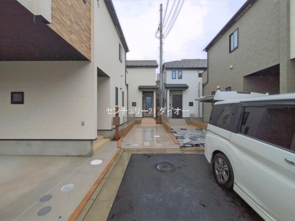 葛飾区南水元４丁目の新築一戸建の前面道路含む現地写真画像