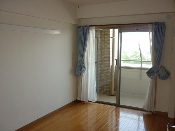 クレアドール県庁正門前のその他設備画像