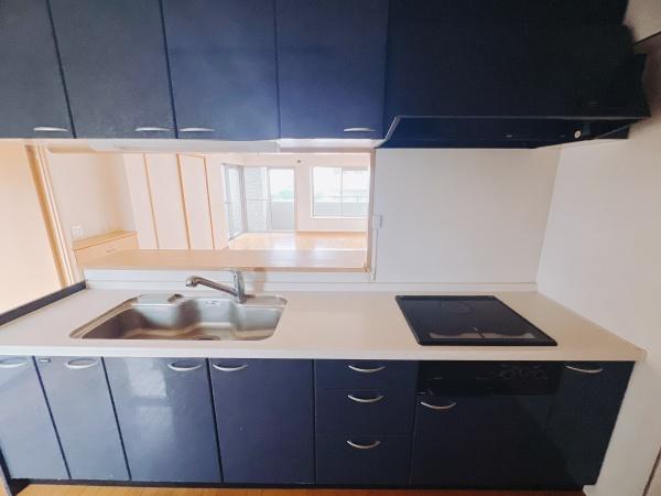 クレアドール県庁正門前のキッチン画像