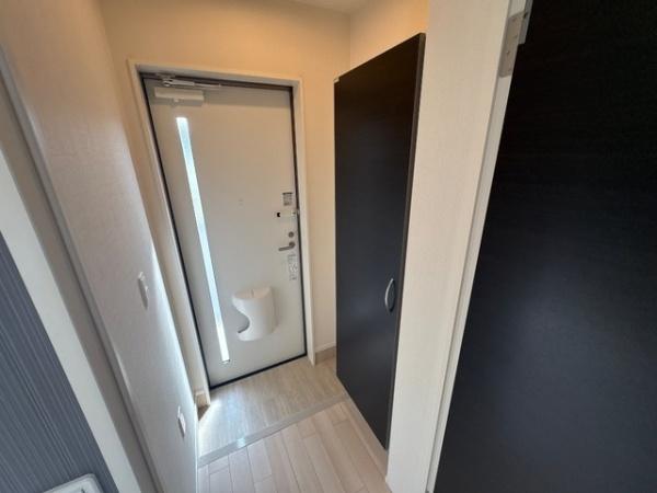 熊本市東区江津1丁目のアパートの玄関画像