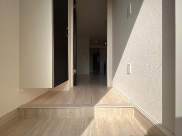 熊本市東区江津1丁目のアパートの玄関画像