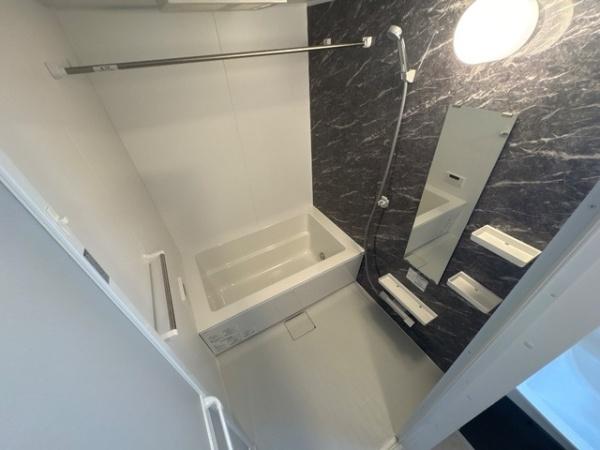 熊本市東区江津1丁目のアパートのバス画像