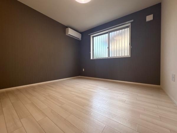 熊本市東区江津1丁目のアパートの洋室画像