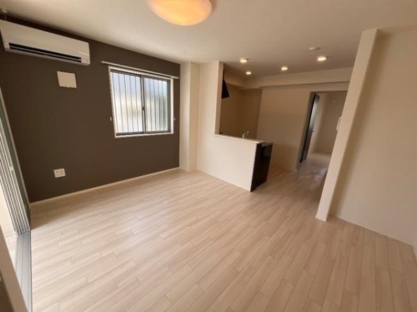 フォレストガーデンのリビング画像