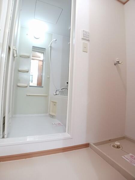 フィオーレ・ヴィラのバス画像