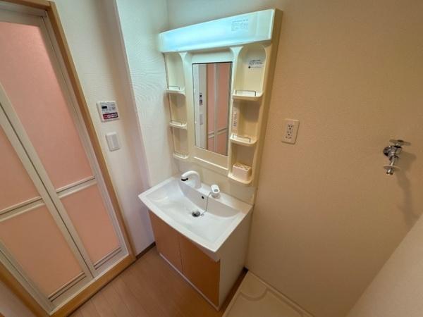 LaVieenrosehillの洗面台・洗面所画像