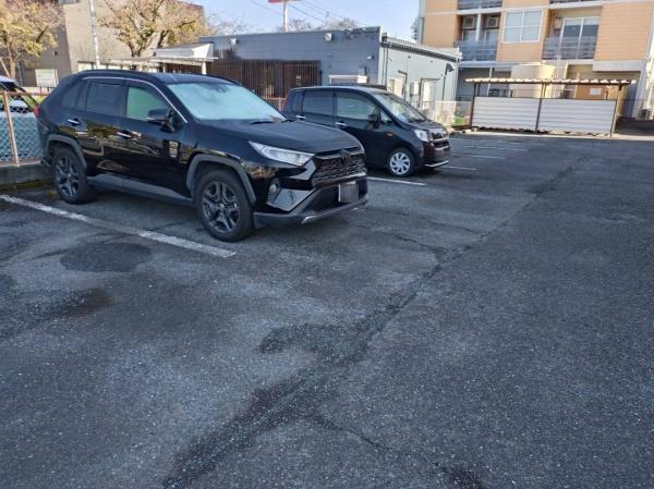 メゾンドールの駐車場画像