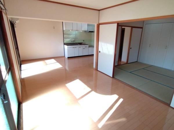 メゾンドールのリビング画像