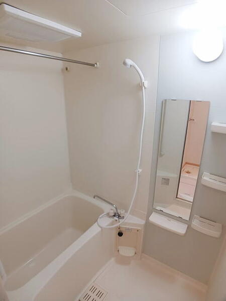 ミドルAのバス画像