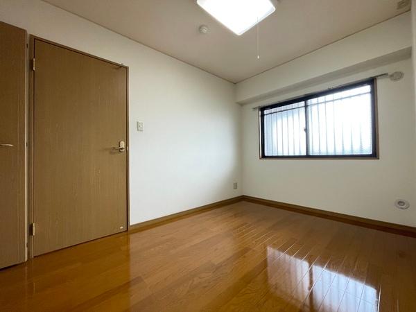 マーヴェラス・ガーデンの洋室画像