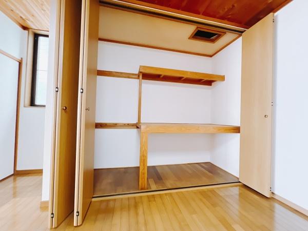 西子飼戸建の収納画像