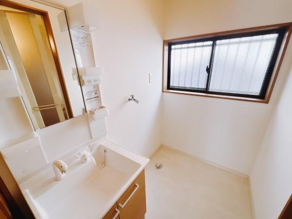 西子飼戸建の洗面台・洗面所画像