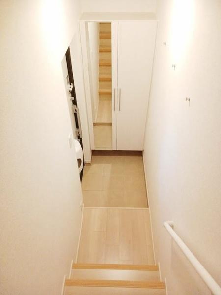 上益城郡益城町大字広崎のアパートの玄関画像