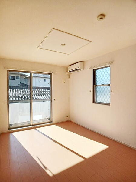 上益城郡益城町大字福富のアパートのリビング画像