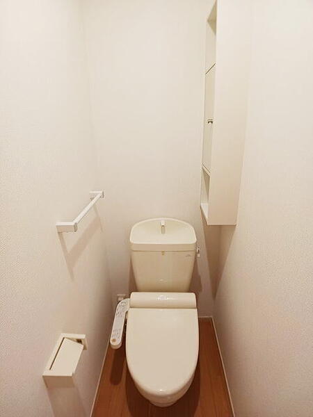 上益城郡益城町大字福富のアパートのトイレ画像