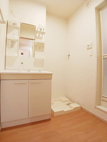 上益城郡益城町大字福富のアパートの洗面台・洗面所画像