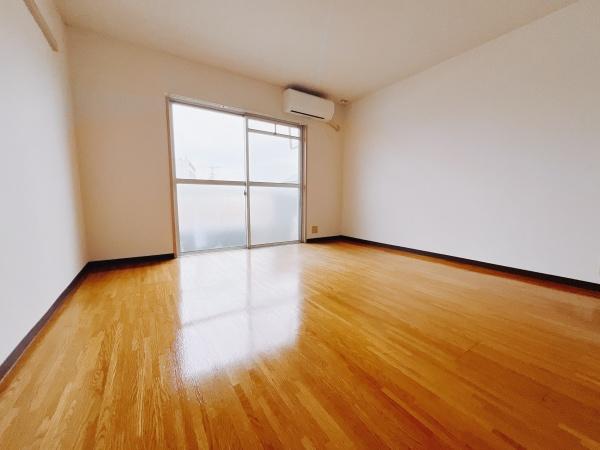 ルナーレ 302のリビング画像