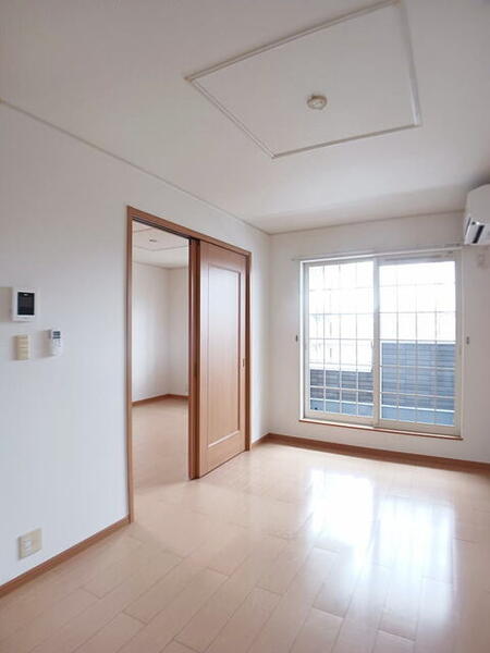 熊本市東区山ノ内1丁目のアパートのリビング画像