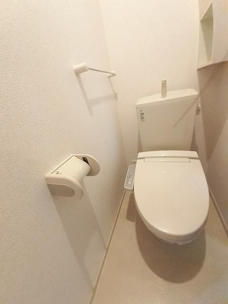上益城郡益城町大字古閑のアパートのトイレ画像