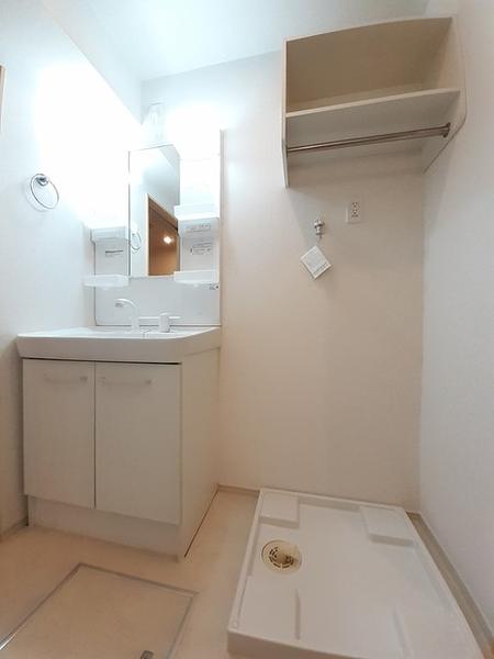 上益城郡益城町大字古閑のアパートの洗面台・洗面所画像