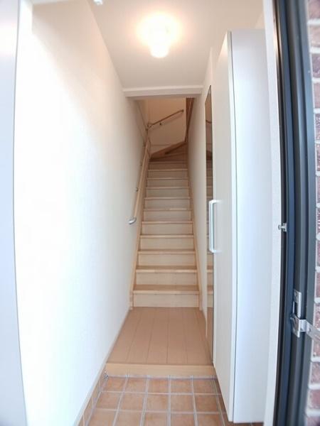 熊本市東区桜木４丁目のアパートの玄関画像
