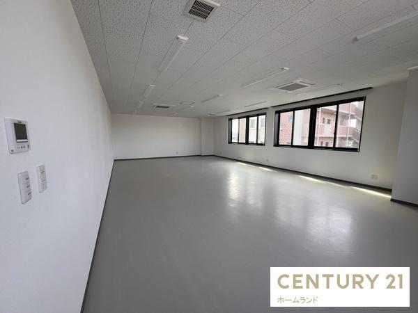 上益城郡嘉島町大字鯰の店舗・事務所のリビング画像