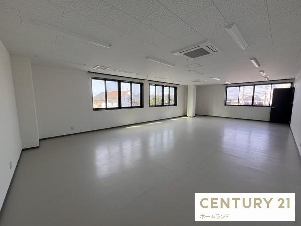 上益城郡嘉島町大字鯰の店舗・事務所のリビング画像