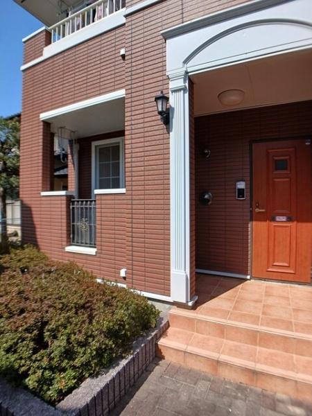 フィオーレ・ヴィラの玄関画像