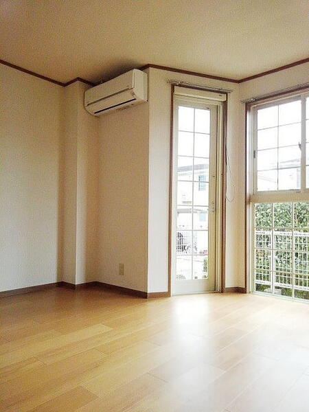 グローリー花立１の洋室画像