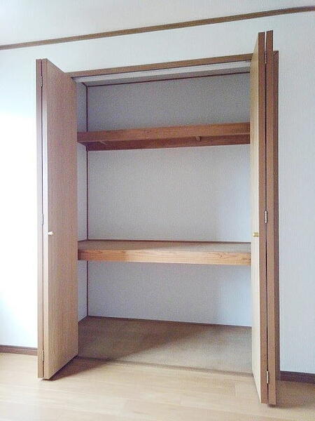 グローリー花立１の収納画像