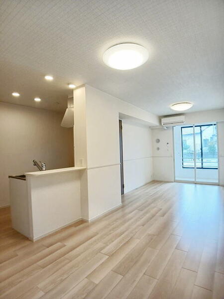 クレメント コートのリビング画像