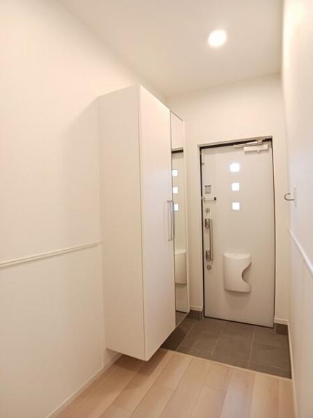 クレメント コートの玄関画像