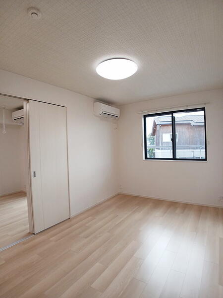 上益城郡益城町大字広崎のアパートの洋室画像