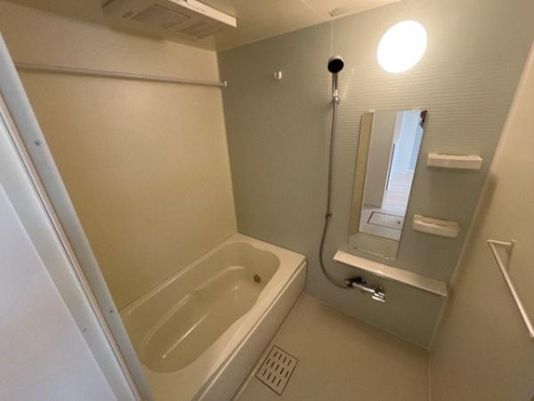 熊本市東区佐土原１丁目のアパートのバス画像