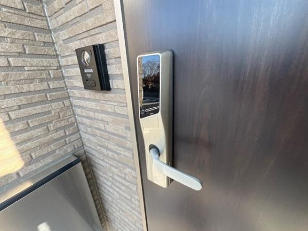 熊本市東区佐土原１丁目のアパートの玄関画像