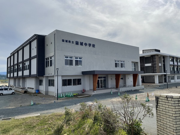 サクラリアン益城の中学校画像