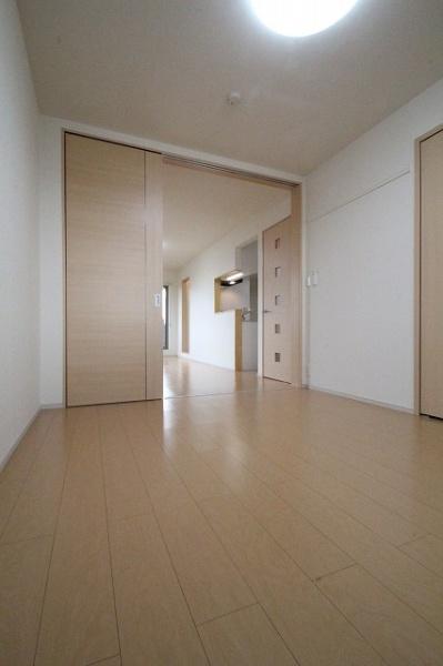 熊本市東区新生1丁目のアパートの洋室画像