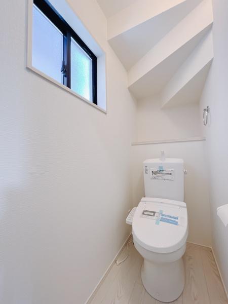 熊本市東区京塚本町の新築一戸建のトイレ画像