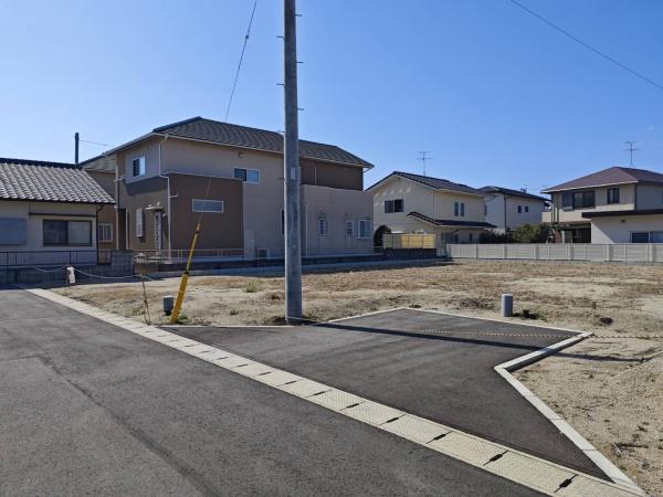 ホームランド広木町第二期分譲地の前面道路含む現地写真画像