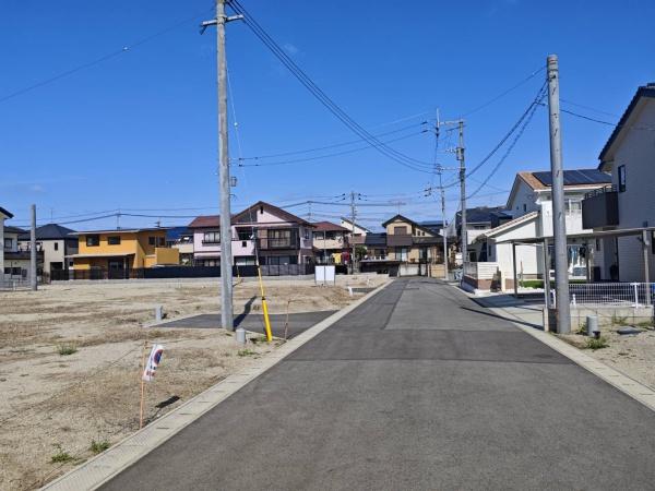 ホームランド広木町第二期分譲地の前面道路含む現地写真画像
